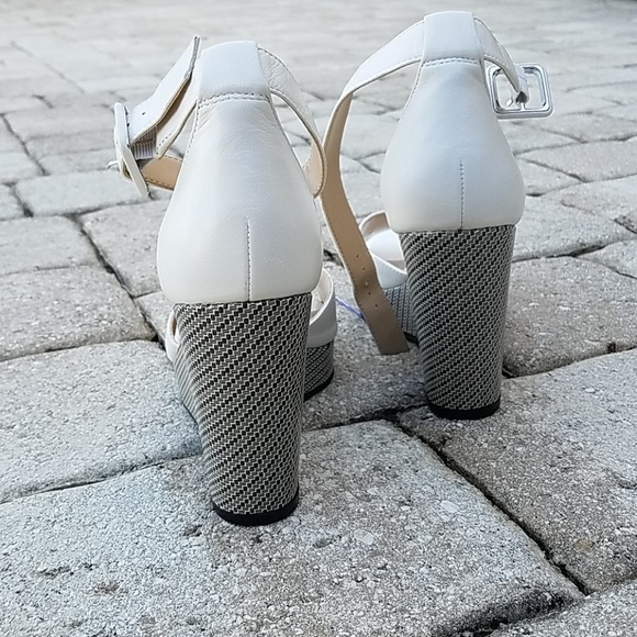 Vince Camuto leather wedge - Picture 6 of 6